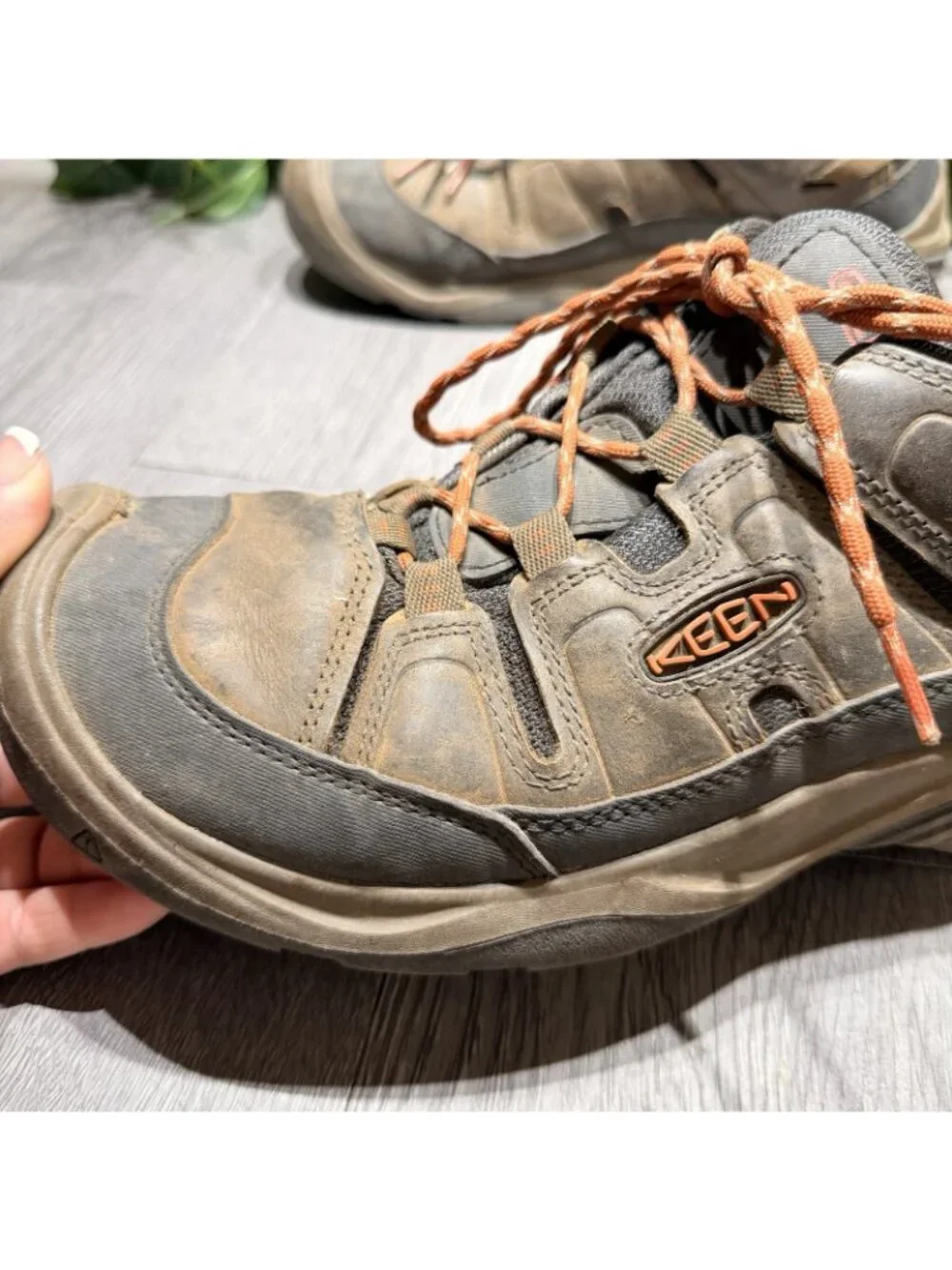KEEN Circadia Low Waterproof Hiking Shoes Brown Leather MENS 11 Orange
